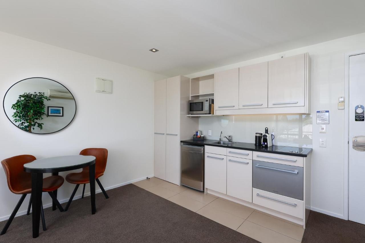נלסון Palazzo Motor Lodge מראה חיצוני תמונה A kitchen in a serviced apartment