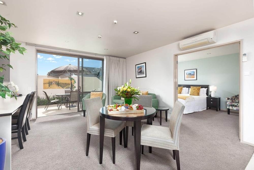 נלסון Palazzo Motor Lodge מראה חיצוני תמונה A staged apartment