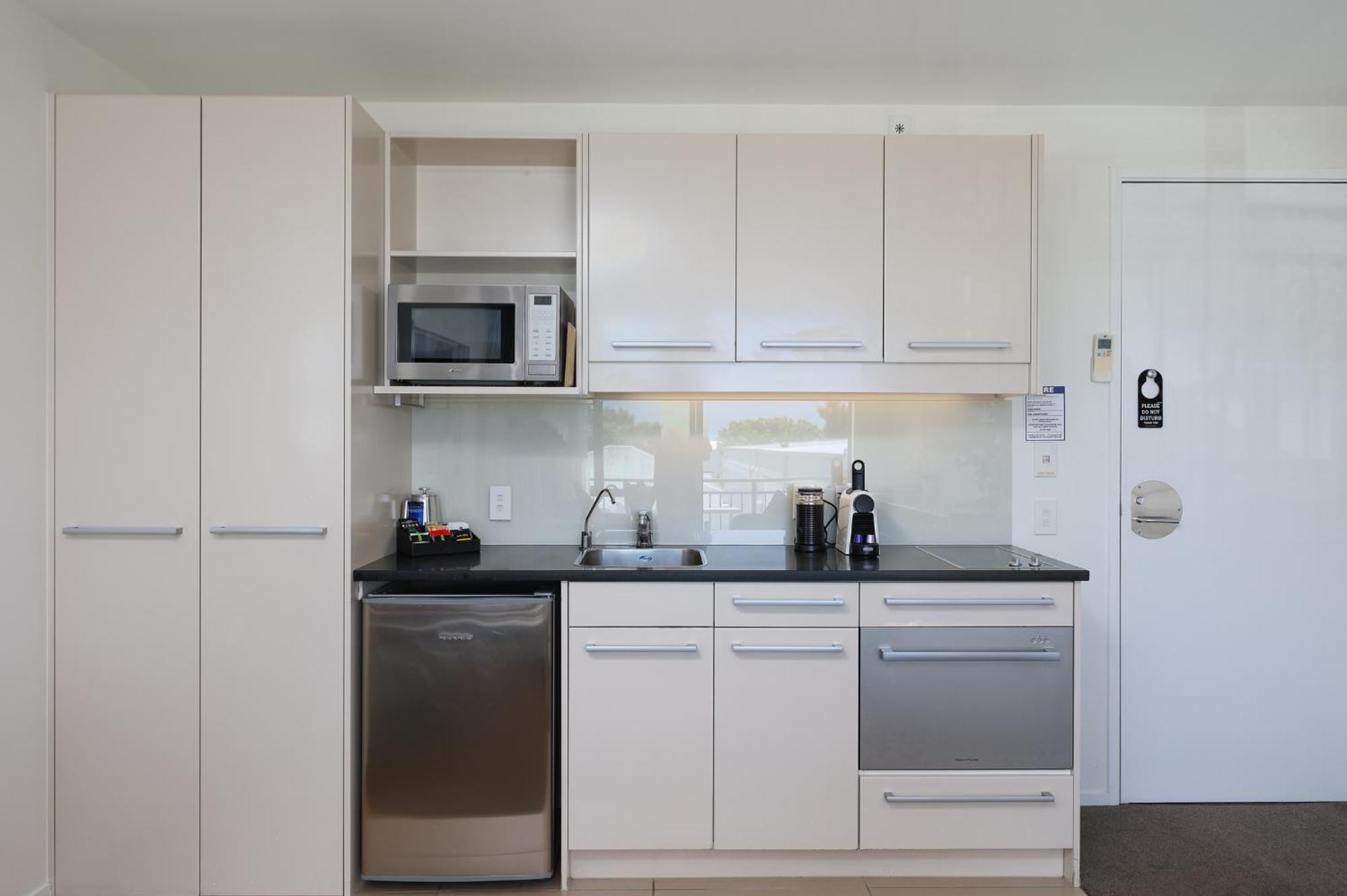 נלסון Palazzo Motor Lodge מראה חיצוני תמונה A kitchen in a hotel